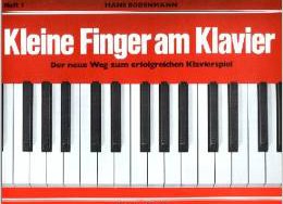 Kleine Finger am Klavier 1